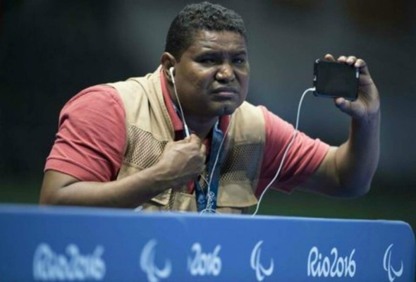 La historia del fotógrafo ciego que cubre los Juegos Paralímpicos de Río de Janeiro 2016
