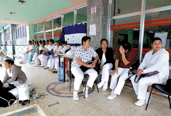 En ‘punto muerto’ diálogo entre Secretaría de Salud y auxiliares de enfermería
