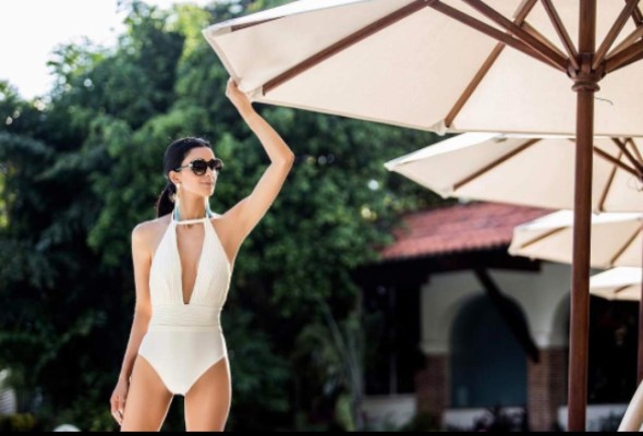 Las mejores fotos de la hondureña Atenas Hernández en traje de baño