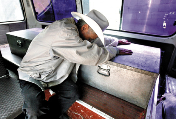 A 21 suben defunciones por aguardiente con metanol