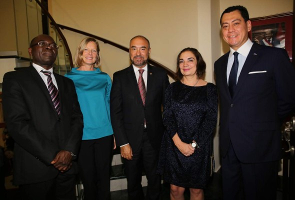 Reciben a diplomáticos y representantes de la ONU