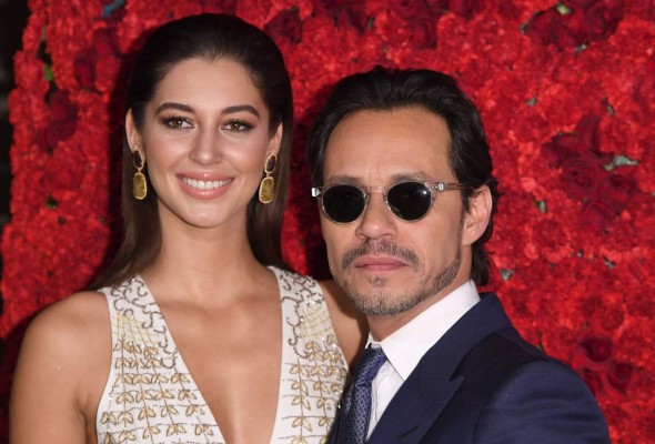 Marc Anthony presenta a su nueva novia de 21 años