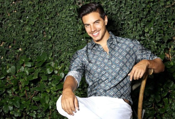 El sensual hijo de Eugenio Derbez se roba el corazón de sus seguidoras