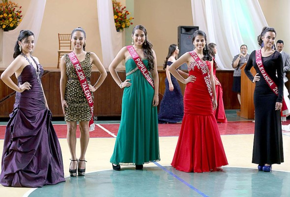 Andrea Espinoza es la señorita Sagrado Corazón