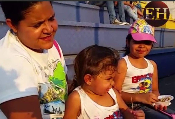 Saludos a los míos desde el Estadio Nacional