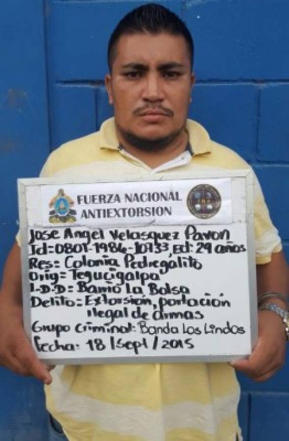 Dos policías, entre presuntos extorsionadores capturados