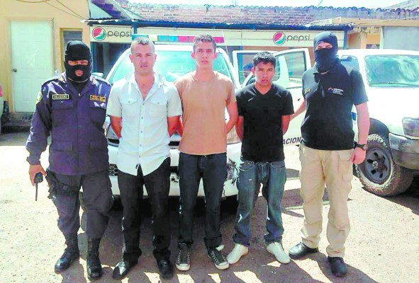 Jovencita acusa a tres militares de raptarla y violarla