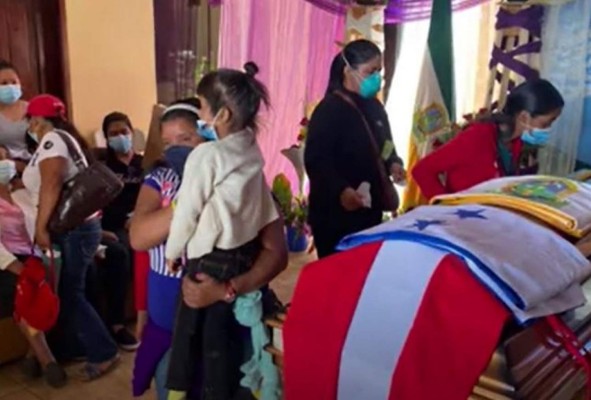Consternación en velorio del alcalde José Lorenzo 'Lenchito' Bejarano (FOTOS)