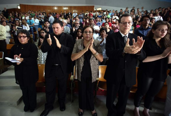 Despedida al poeta Rigoberto Paredes