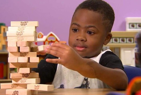 El primer trasplante de manos en un niño es un 'éxito'