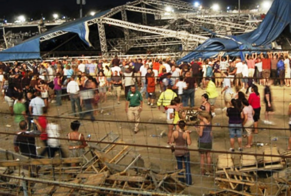 Al menos 2 muertos y 40 heridos por desplome de andamio