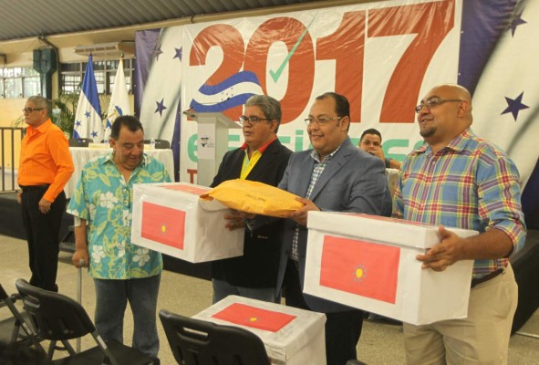 Hay 800 aspirantes duplicados en las planillas de partidos políticos