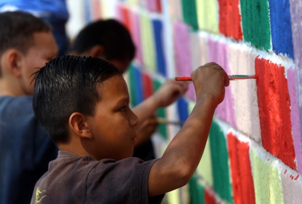 Obras de arte y jornadas de aseo en diez Escuelas Amigables con el Ambiente