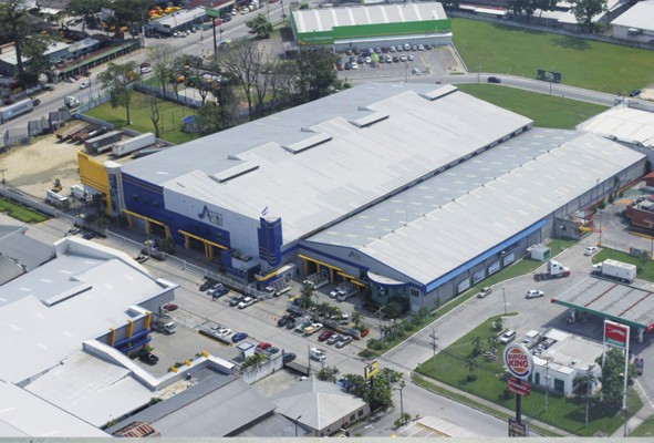 Se abre paso manufactura de aluminio, vidrio y acero