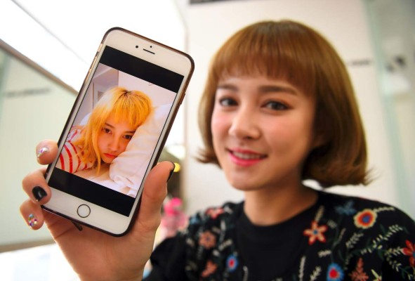 SixBomb: Las surcoreanas que muestran en video su paso por el quirófano