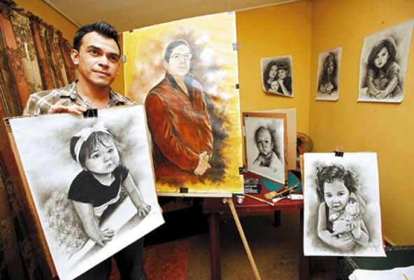Arquitecto de profesión; la pintura, su pasión