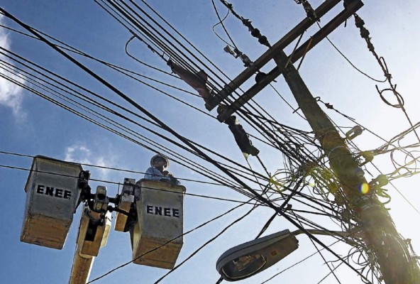 Sin energía unas 70 colonias de Tegucigalpa