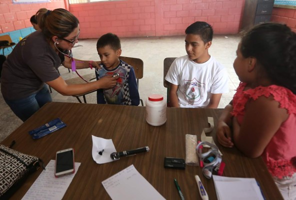 Con programa de salud, el gobierno asiste 19 colonias inseguras