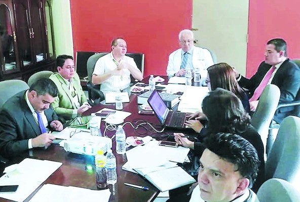 El Ministerio Público investiga 'aumentazos” de directivos del Hospital Escuela