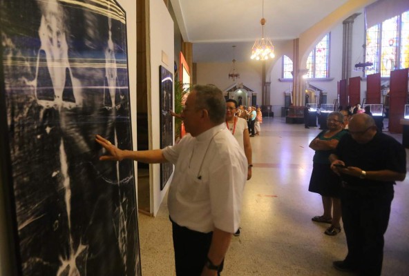 Basílica de Suyapa, llena de capitalinos que buscan conocer la Sábana Santa