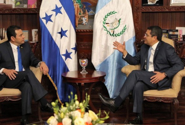 Honduras: Presidente de Guatemala se reúne con Juan Orlando Hernández