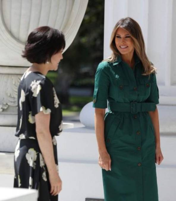 Fotos: Los relajados looks de Melania Trump y Akie Abe, la esposa del primer ministro japonés