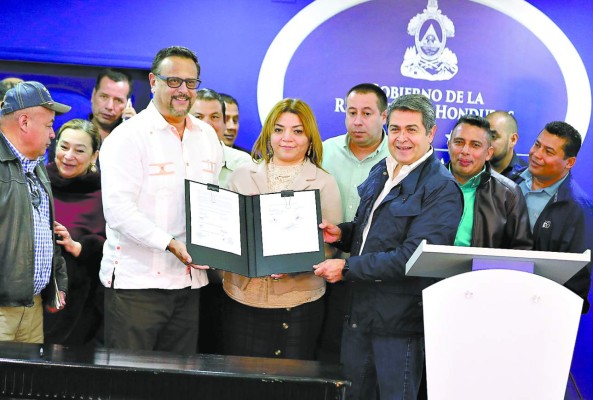 Aumento de 1,000 lempiras a maestros estará vigente en julio