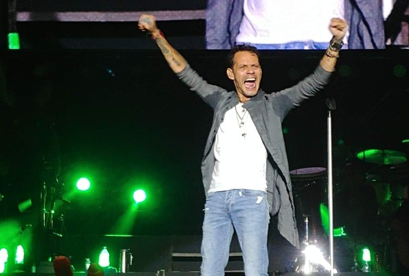 Marc Anthony enamoró al público catracho con su salsa