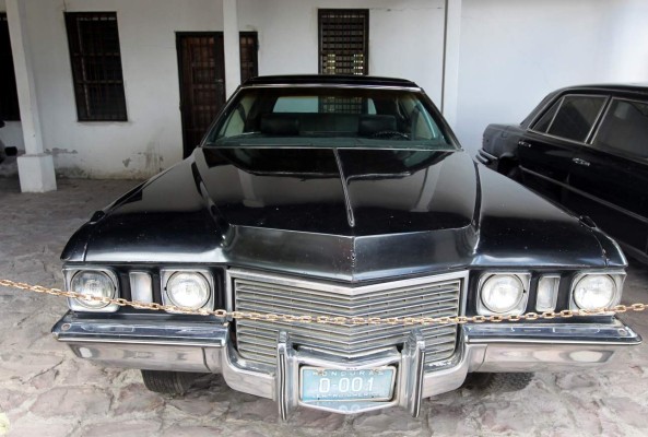 Intentan reparar antiguos vehículos presidenciales de Honduras