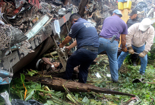 Al menos cuatro hondureños mueren en descarrilamiento de tren en México