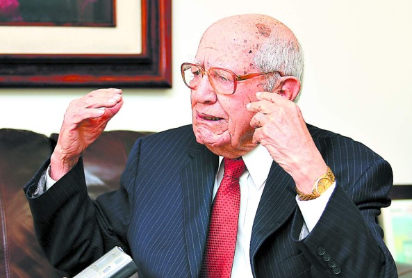 Bueso Arias quiere reelección alterna