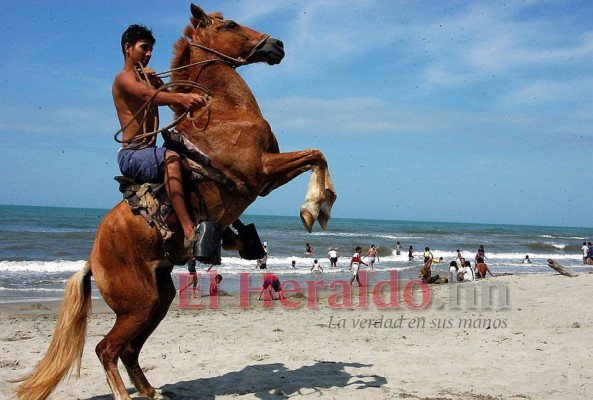 Sol, arena y mar: las mejores imágenes de Semana Santa antes de la pandemia