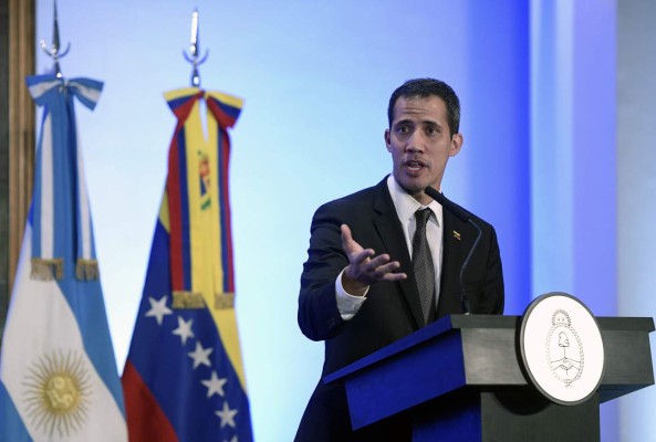 Juan Guaidó agradeció al presidente Juan Orlando Hernández por la ayuda humanitaria
