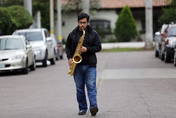 Ariel Lagos y Transeúntes se fueron para Francia