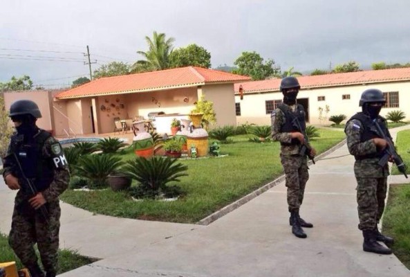 Allanan vivienda del alcalde de Yoro por sospechas de narcotráfico