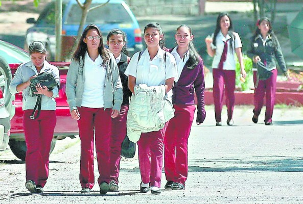 Regionalización determinaría futuro de normales