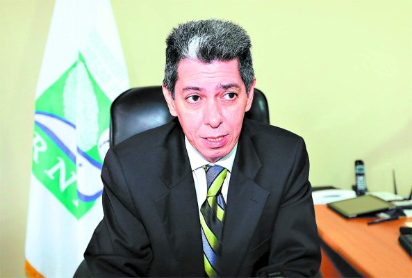 Hay empleados que trabajan con el crimen