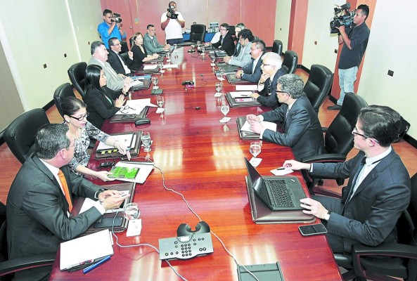 Honduras: Crecimiento de 4% y programa con el FMI, los retos para 2017