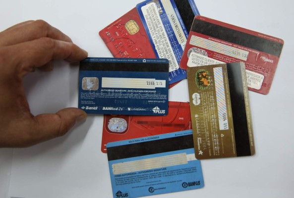 Congresistas a la espera de reformas a la Ley de Tarjetas