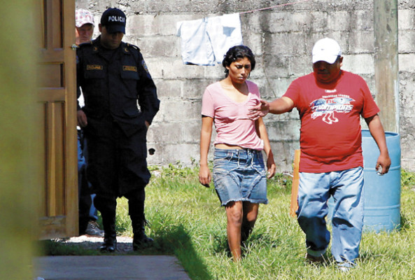 Madre ahoga a su bebé de siete meses