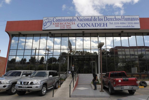 Presentan dos denuncias por fusión de centros