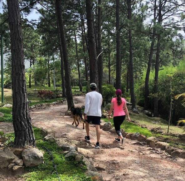 Daniela Hernández, la hija de JOH que defiende su inocencia en redes sociales