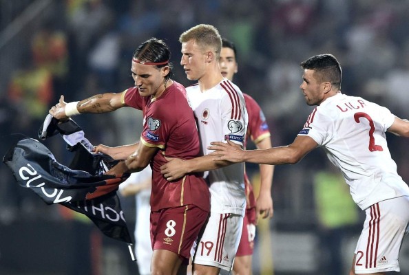 VIDEO: Serbia-Albania suspendido por incidentes