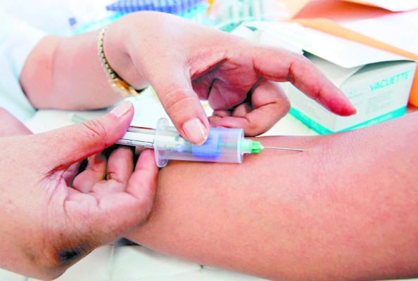 2,200 hemogramas diarios se realizan en Honduras ante epidemia