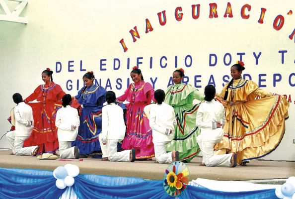 Un centro educativo donde se forman mujeres de bien