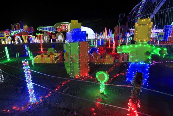 FOTOS: Luces, color y alegría en la Villa Navideña de Tegucigalpa