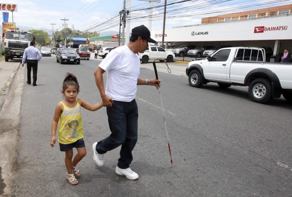 Hondureños con discapacidad en el abandono