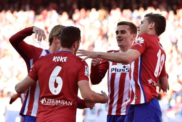 Atlético derrota a Granada por tres goles y empata en la clasificación con Barcelona