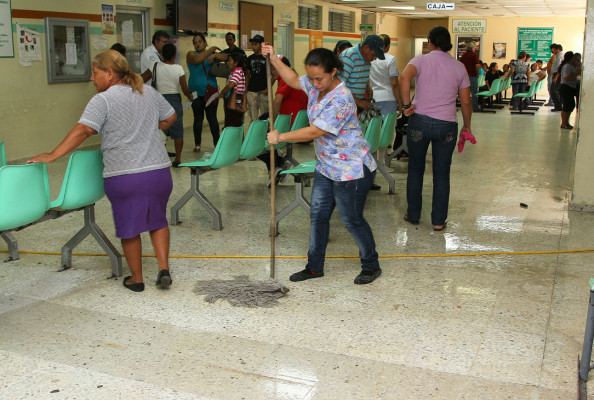 Aseadores del Rivas suspenden paro
