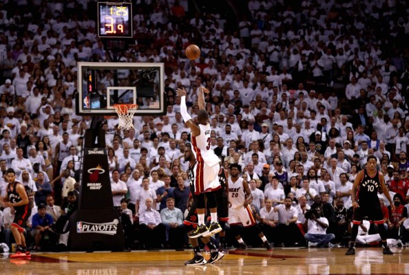 NBA: Miami vence a Toronto para igualar la serie semifinal del Este